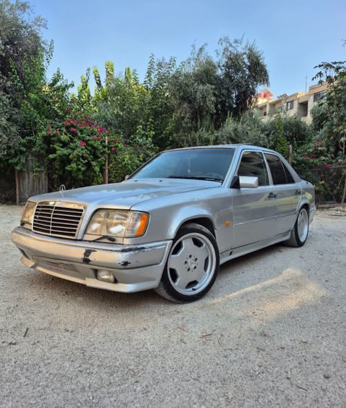 مرسيدس E-Class 1993 - صورة 1