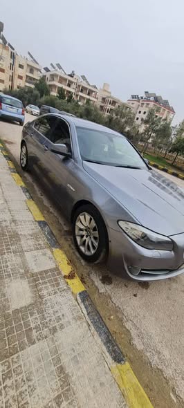 بي إم دبليو 520 2013 - صورة 3