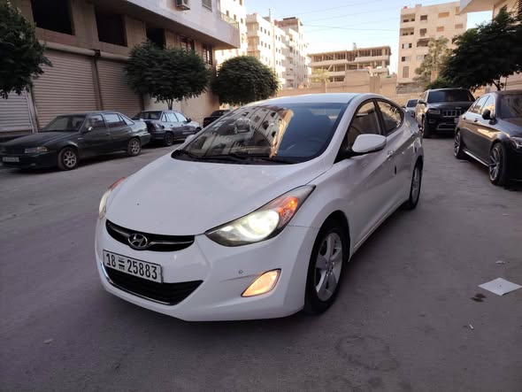 هيونداي افانتي 2013 - صورة 1