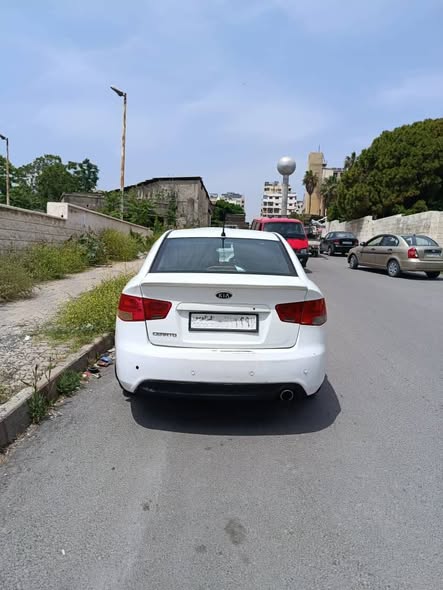 كيا سيراتو 2011 - صورة 4