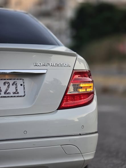 مرسيدس C180 2011 - صورة 5