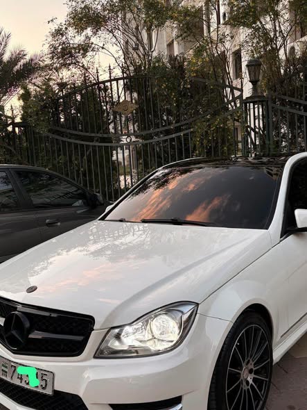 مرسيدس C300 2014 - صورة 1