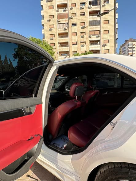 مرسيدس C300 2014 - صورة 4