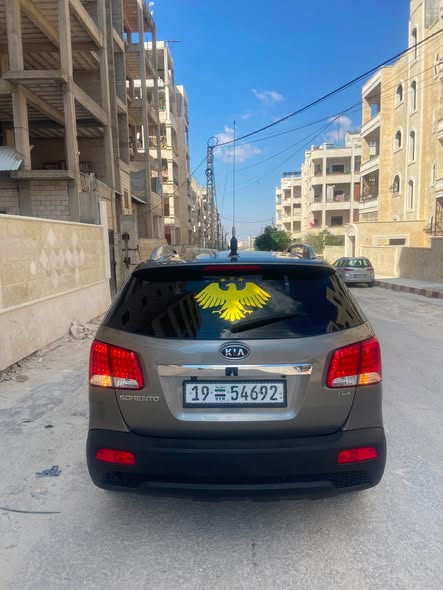 كيا سيرنتو 2010 - صورة 1