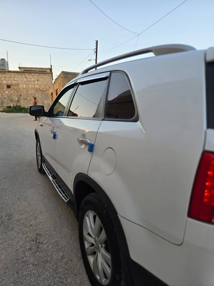 كيا سيرنتو 2011 - صورة 5