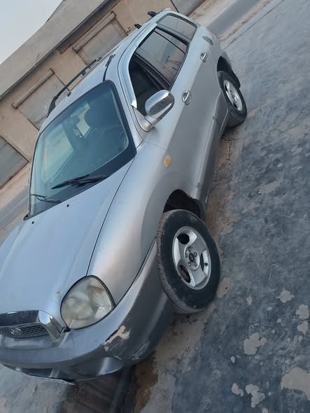 هيونداي سنتافي 2003 - صورة 5
