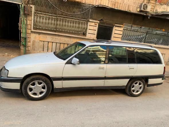 اوبل اميغا 1993 - صورة 2