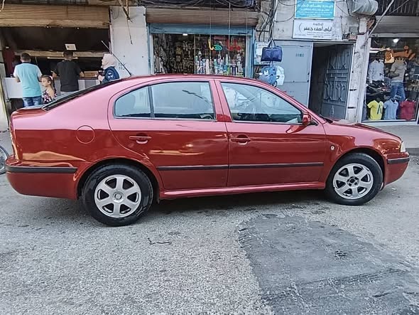 سكودا أوكتافيا 2003 - صورة 2