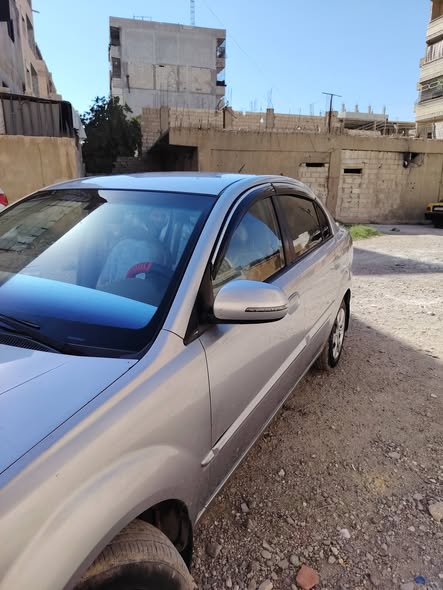 كيا ريو 2010 - صورة 3