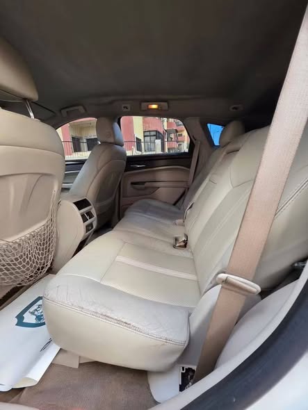 كاديلاك SRX 2012 - صورة 4
