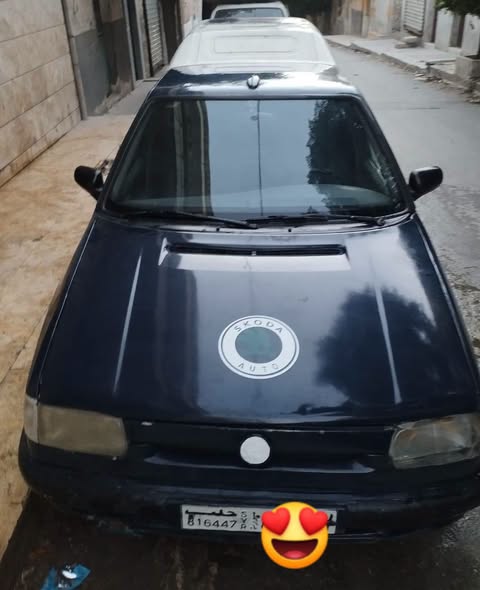 سكودا بيك أب 1996 - صورة 1