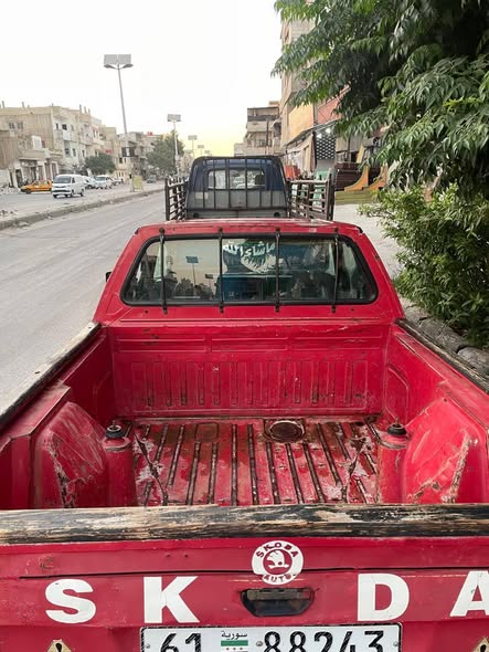 سكودا بيك أب 1994 - صورة 1