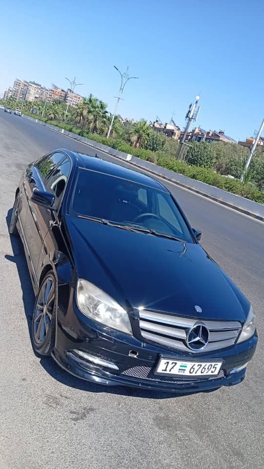 مرسيدس C300 2010