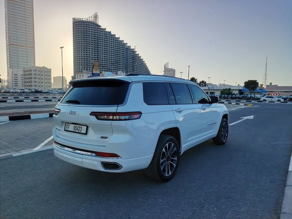 جيب جراند شيروكي 2022 - صورة 2