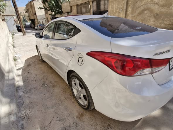 هيونداي افانتي 2011 - صورة 4