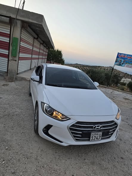 هيونداي افانتي 2018 - صورة 1