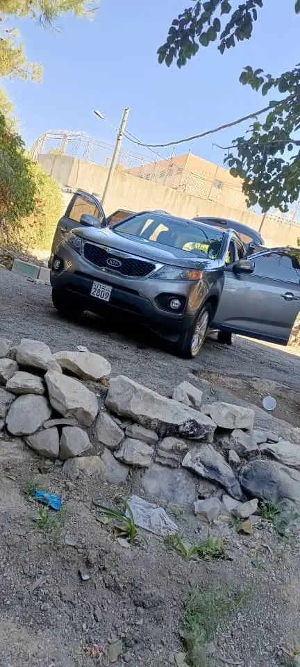 كيا سورينتو 2011 - SUV عائلية بحالة ممتازة - صورة 3