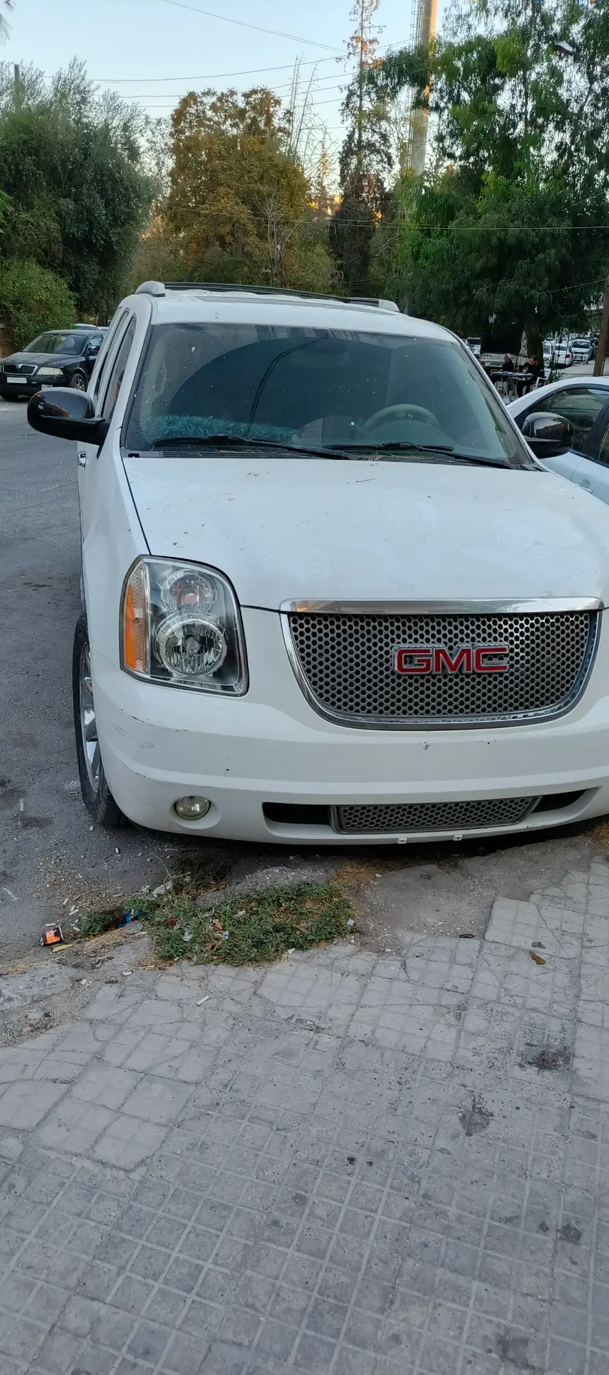 GMC Yukon 2009 سيارة عائلية فسيحة - صورة 1