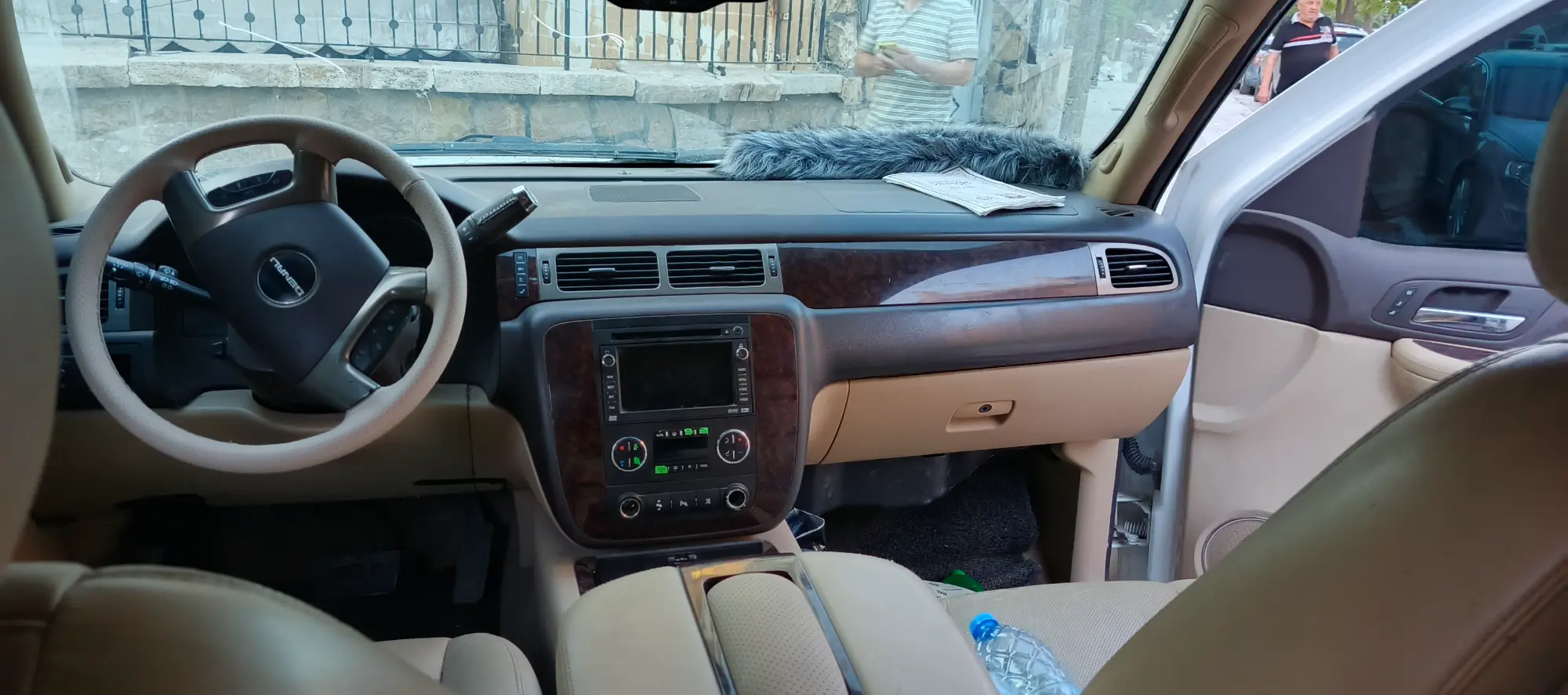 GMC Yukon 2009 سيارة عائلية فسيحة - صورة 4