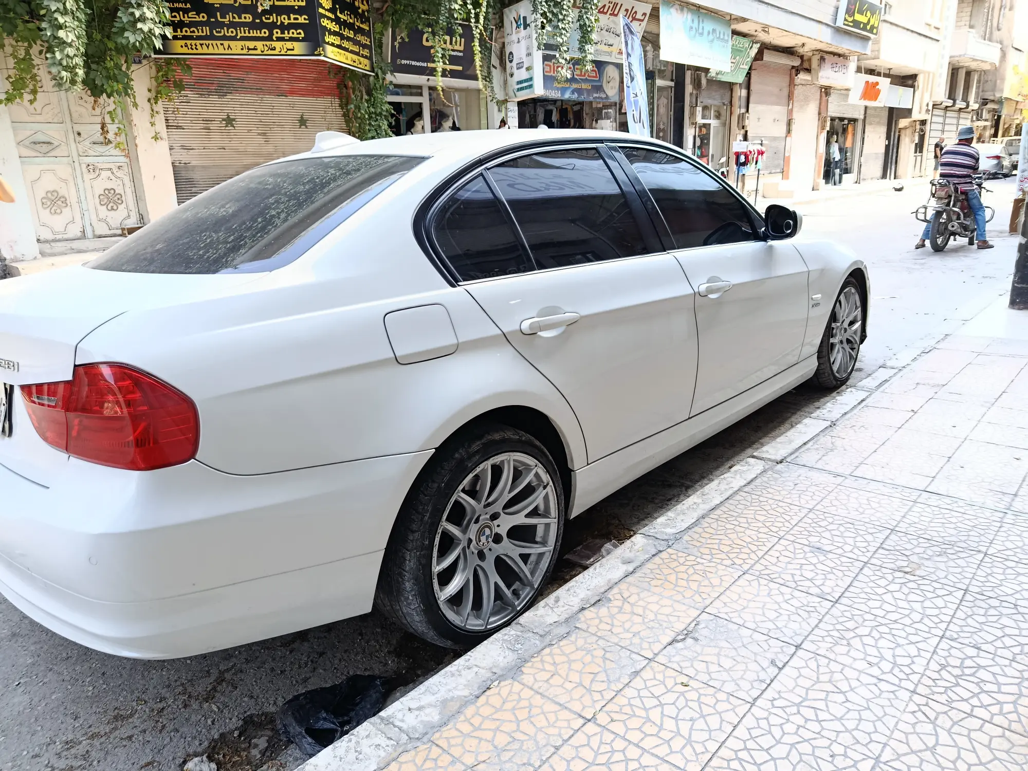 بي أم دبليو 328i اكس درايف - صورة 4