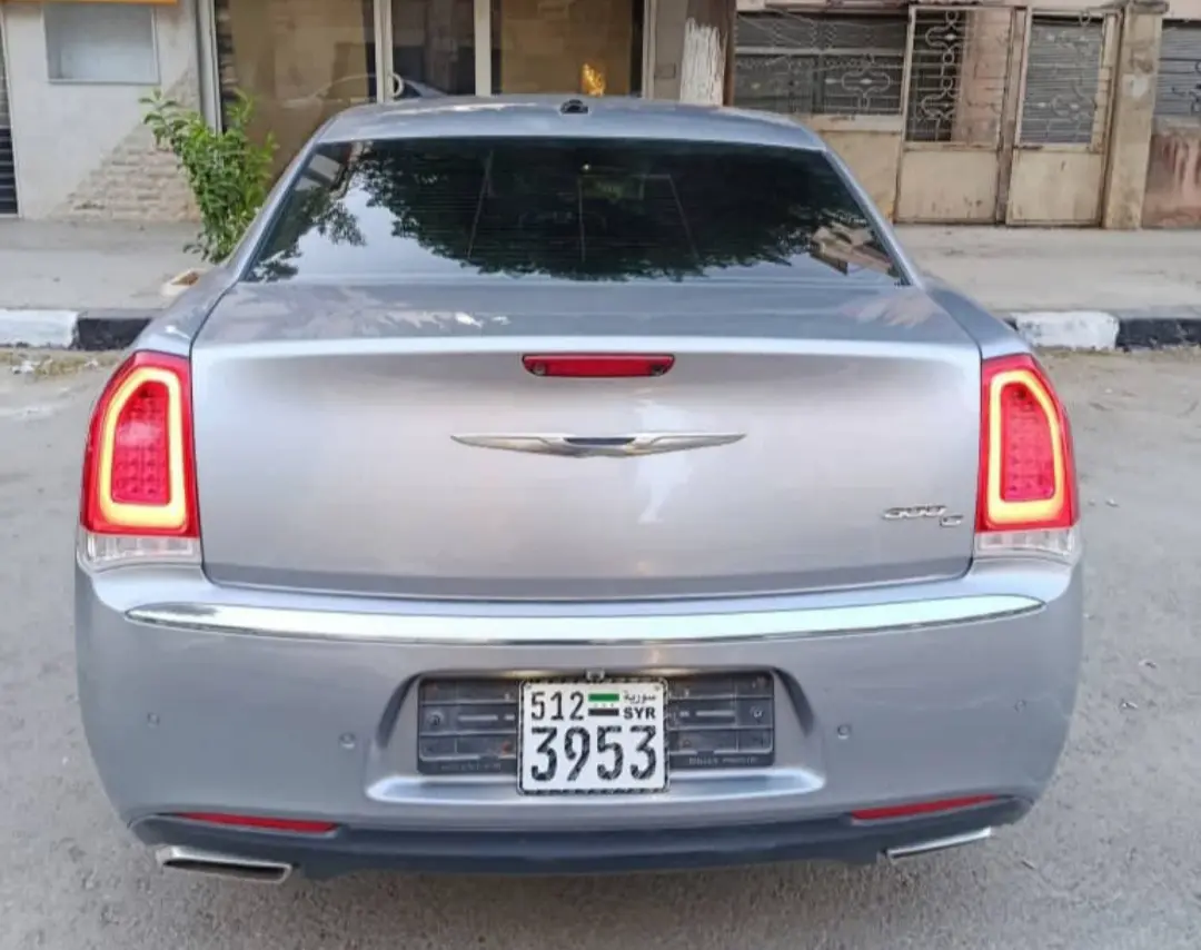 كرايسلر 300 - 2015 - بحالة ممتازة - صورة 1
