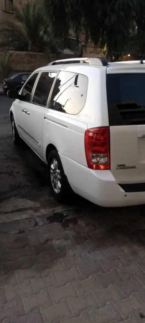 كيا كرنفال 2012 عائلية ومريحة - صورة 4