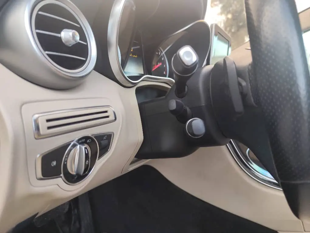 مارسيدس c300 2015 - صورة 15