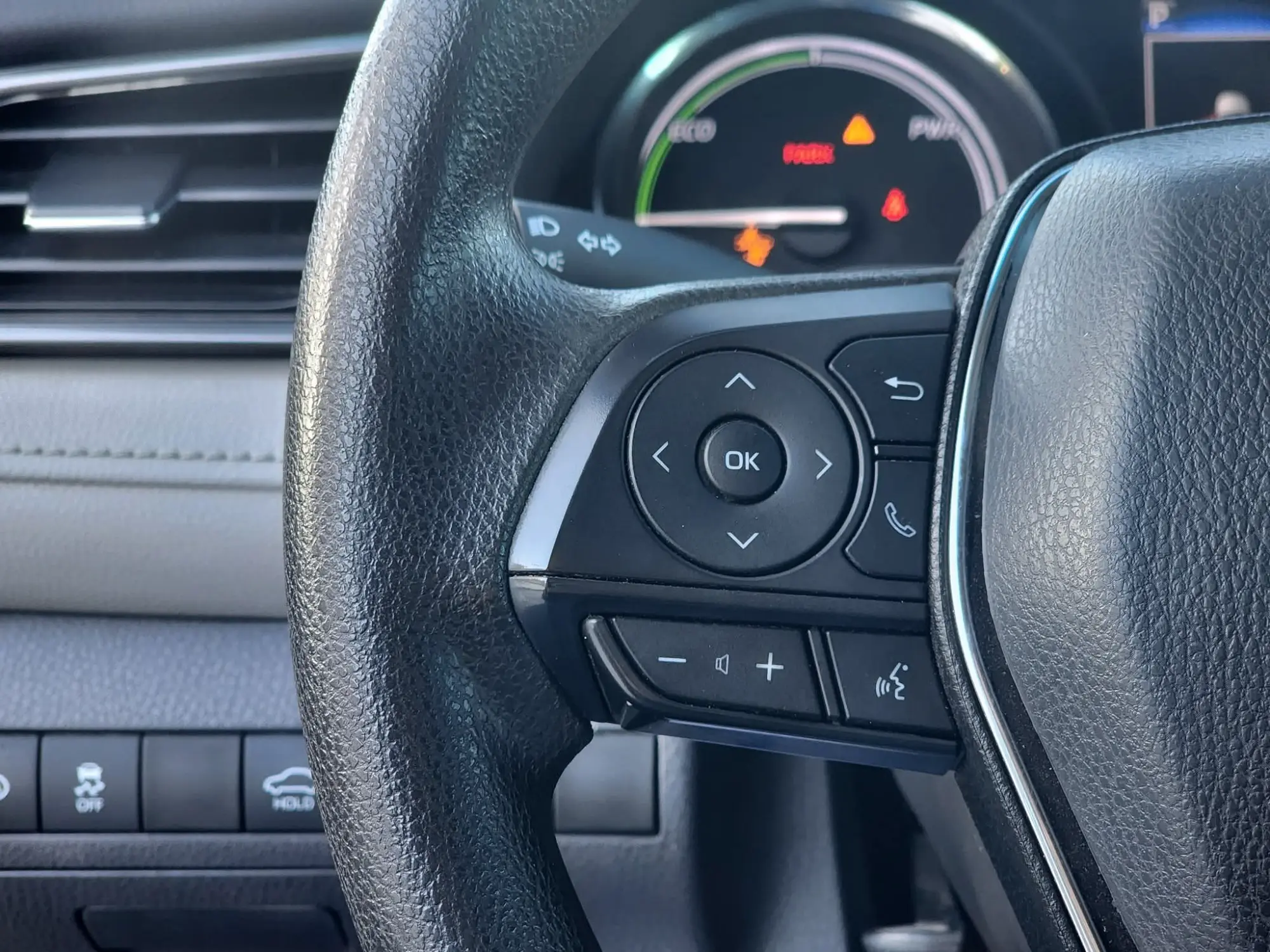 تويوتا كامري هايبرد 2020 - صورة 16