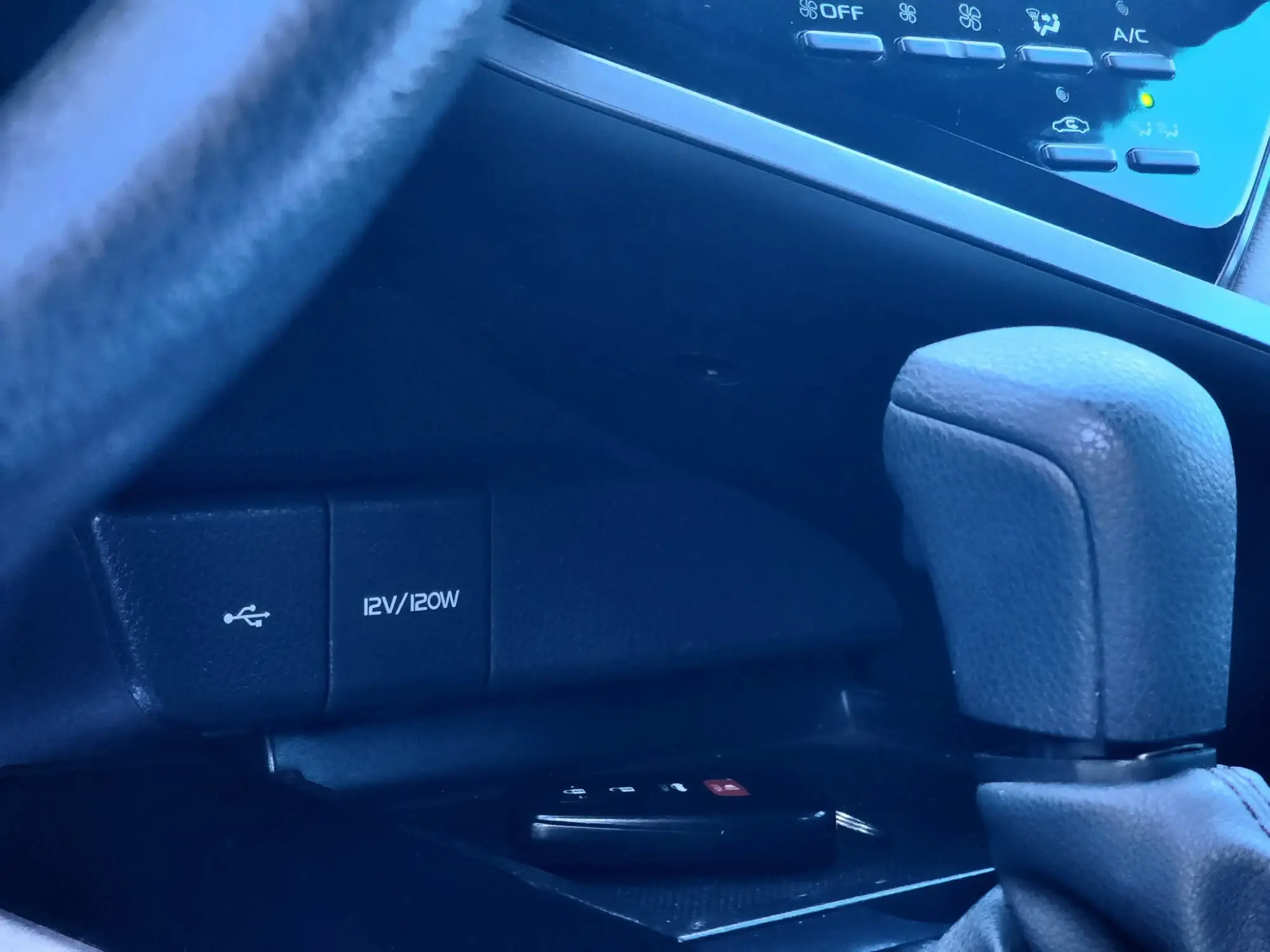 تويوتا كامري هايبرد 2020 - صورة 18