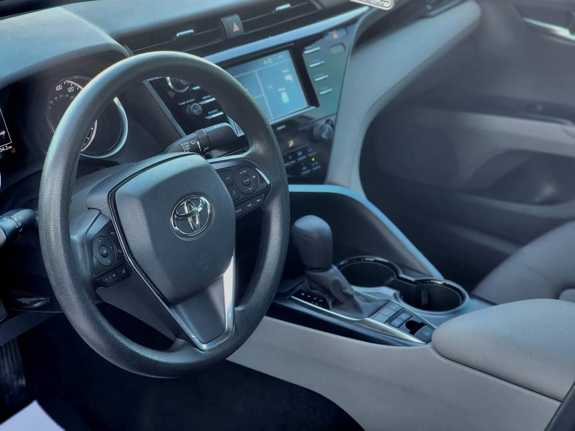 تويوتا كامري هايبرد 2020 - صورة 26