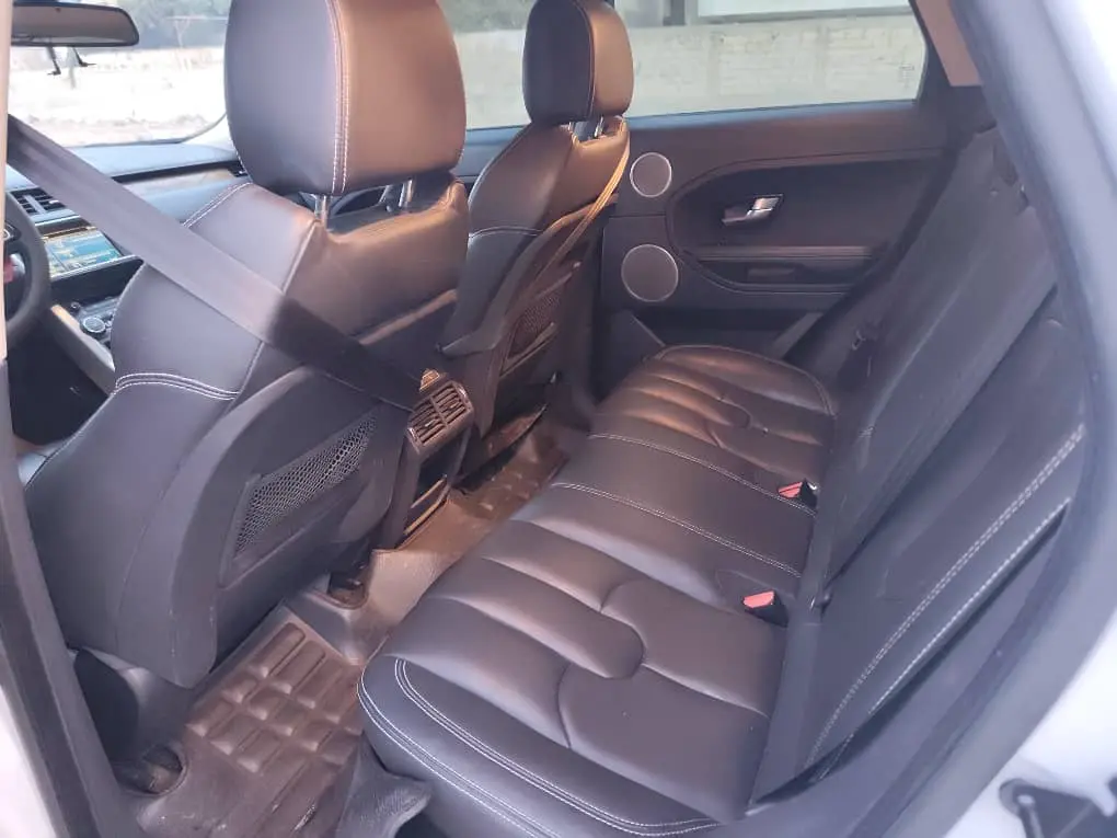 رنج روفر أيفوك 2015 - صورة 13