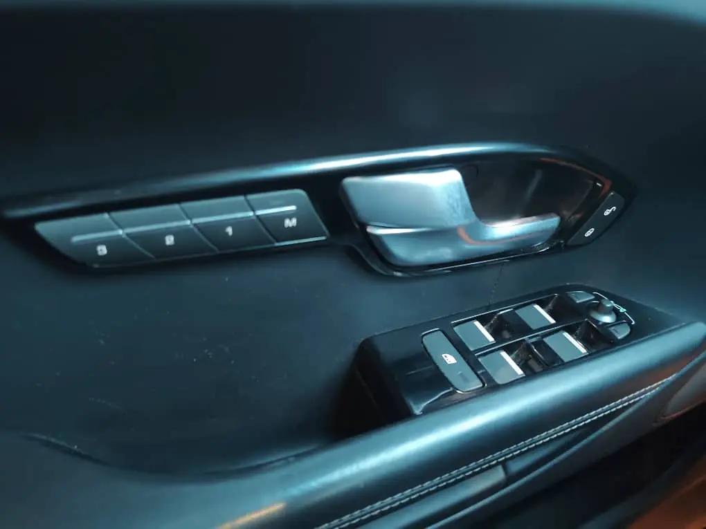 رنج روفر أيفوك 2015 - صورة 14