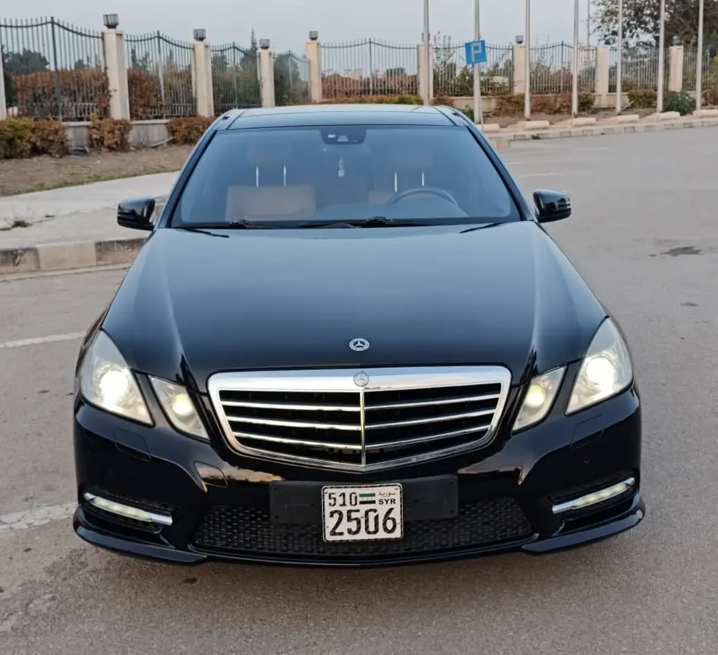 MERCEDES BENZ E300 2012 - صورة 1