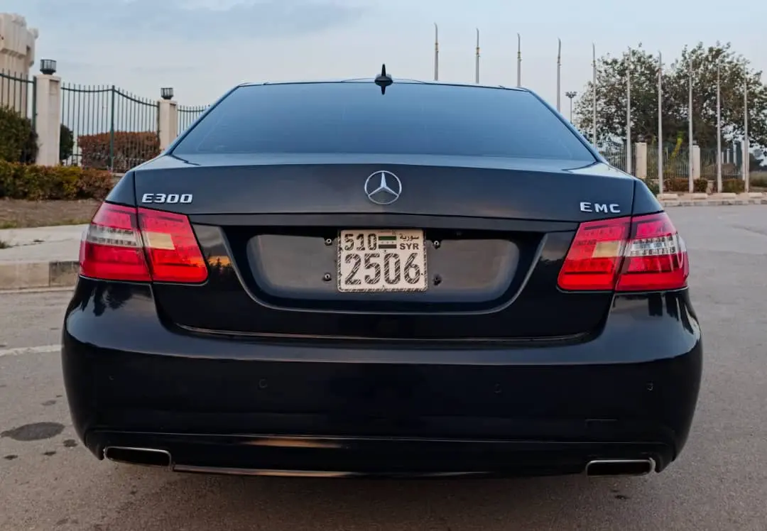 MERCEDES BENZ E300 2012 - صورة 5