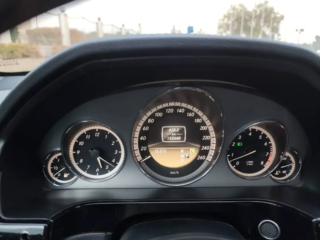 MERCEDES BENZ E300 2012 - صورة 16