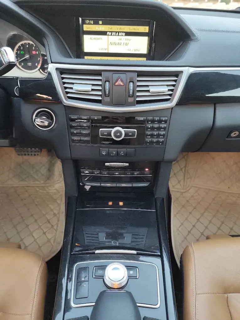 MERCEDES BENZ E300 2012 - صورة 19