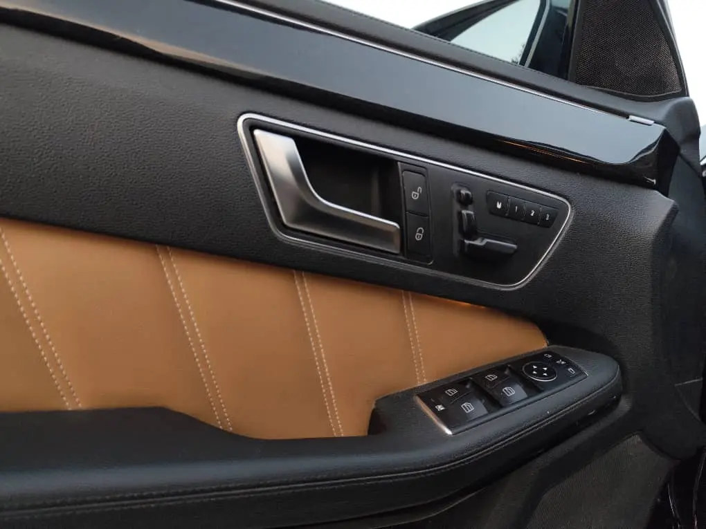 MERCEDES BENZ E300 2012 - صورة 24