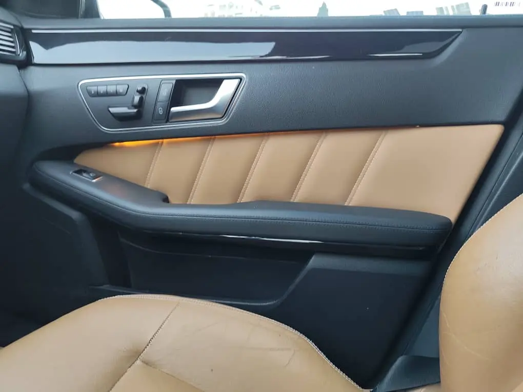 MERCEDES BENZ E300 2012 - صورة 25