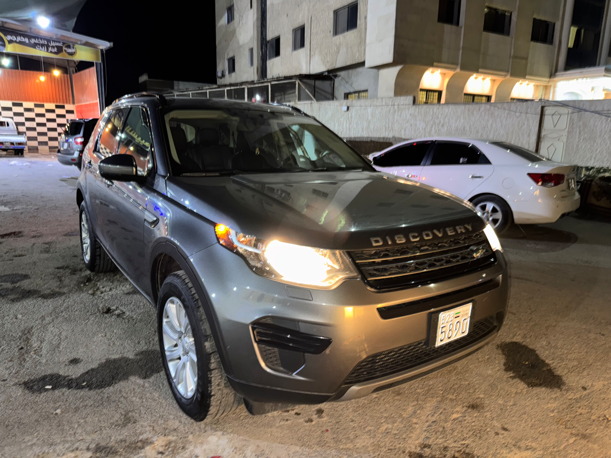 لاند روفر ديسكفري 2016 - صورة 1