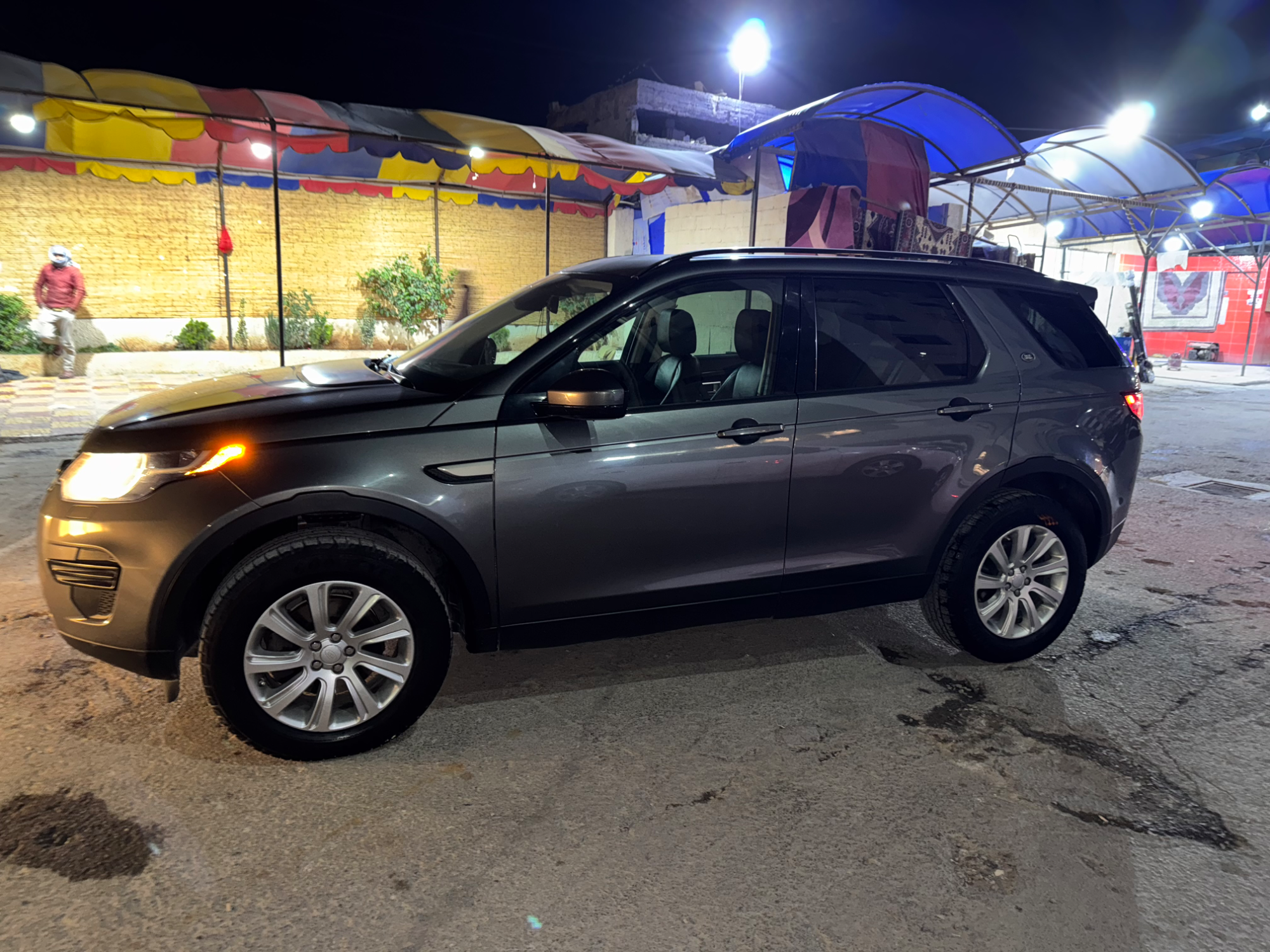 لاند روفر ديسكفري 2016 - صورة 4