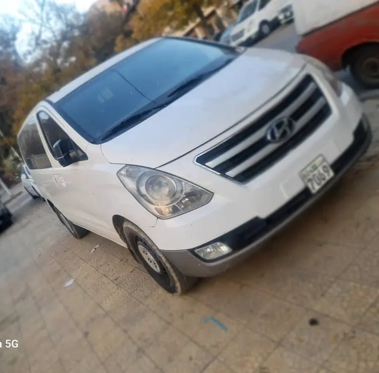 هيونداي H-1 2016 أوتوماتيك بحالة ممتازة - صورة 2