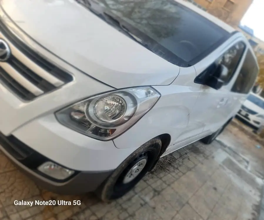 هيونداي H-1 2016 أوتوماتيك بحالة ممتازة - صورة 3