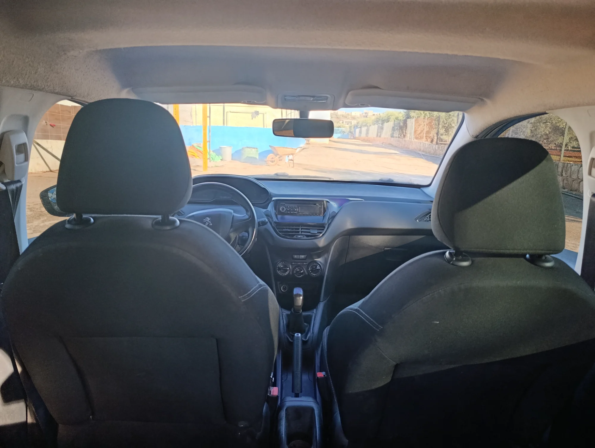 بيجو 208 عادي 2013 بحالة ممتازة واقتصادية - صورة 7