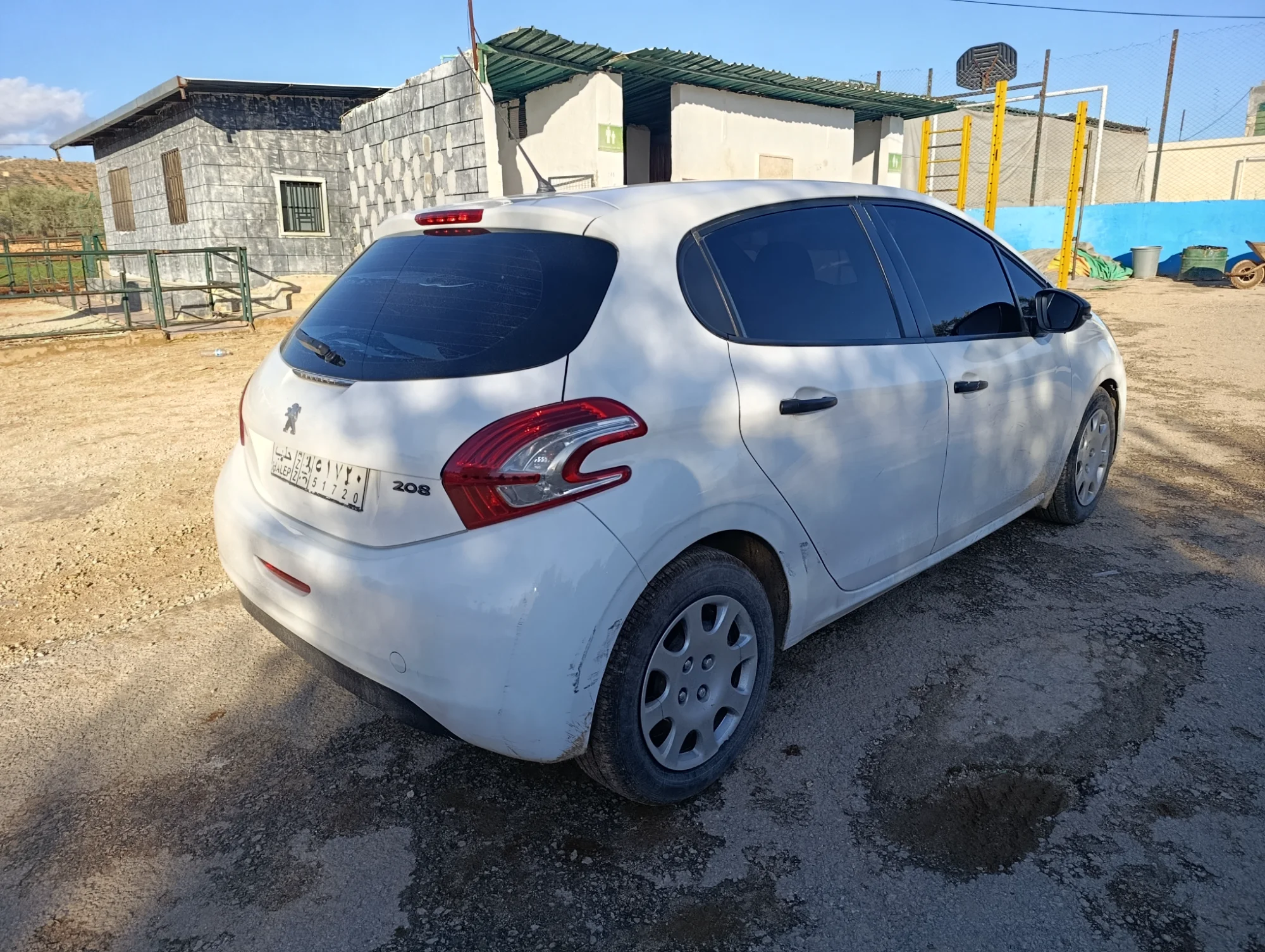 بيجو 208 عادي 2013 بحالة ممتازة واقتصادية - صورة 10