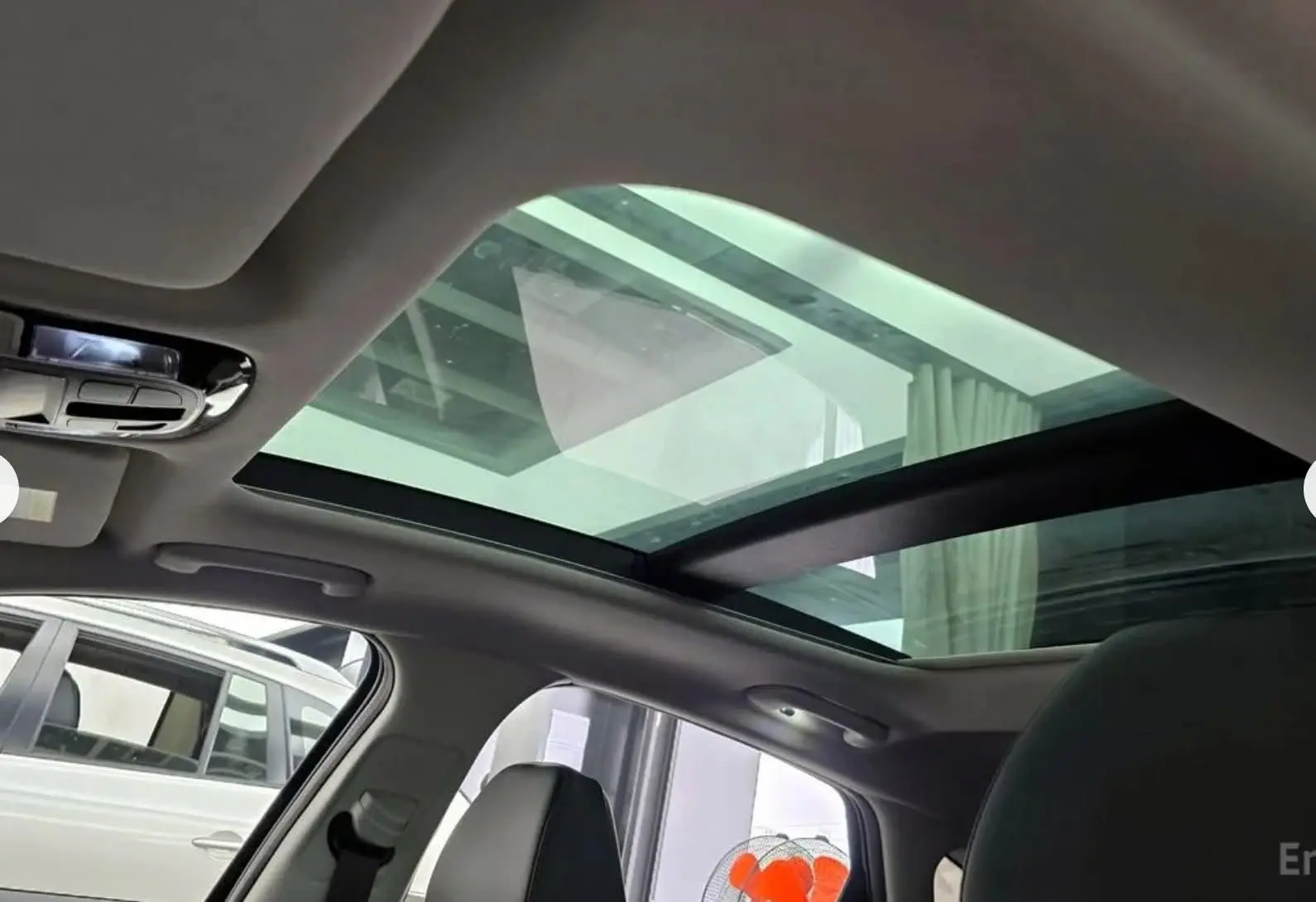 هيونداي سوناتا 2021 أوتوماتيك بحالة الوكالة مع فتحة سقف - صورة 5