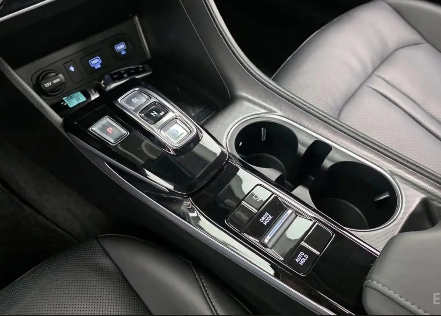 هيونداي سوناتا 2021 أوتوماتيك بحالة الوكالة مع فتحة سقف - صورة 7