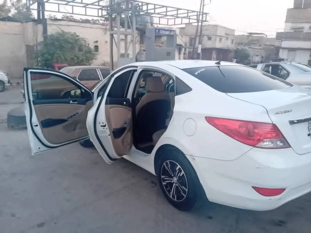 هيونداي أكسنت 2017 أوتوماتيك بحالة ممتازة - صورة 7