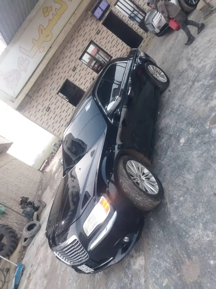 كرايسلر 300 موديل 2014 سيدان فخمة للبيع - صورة 2