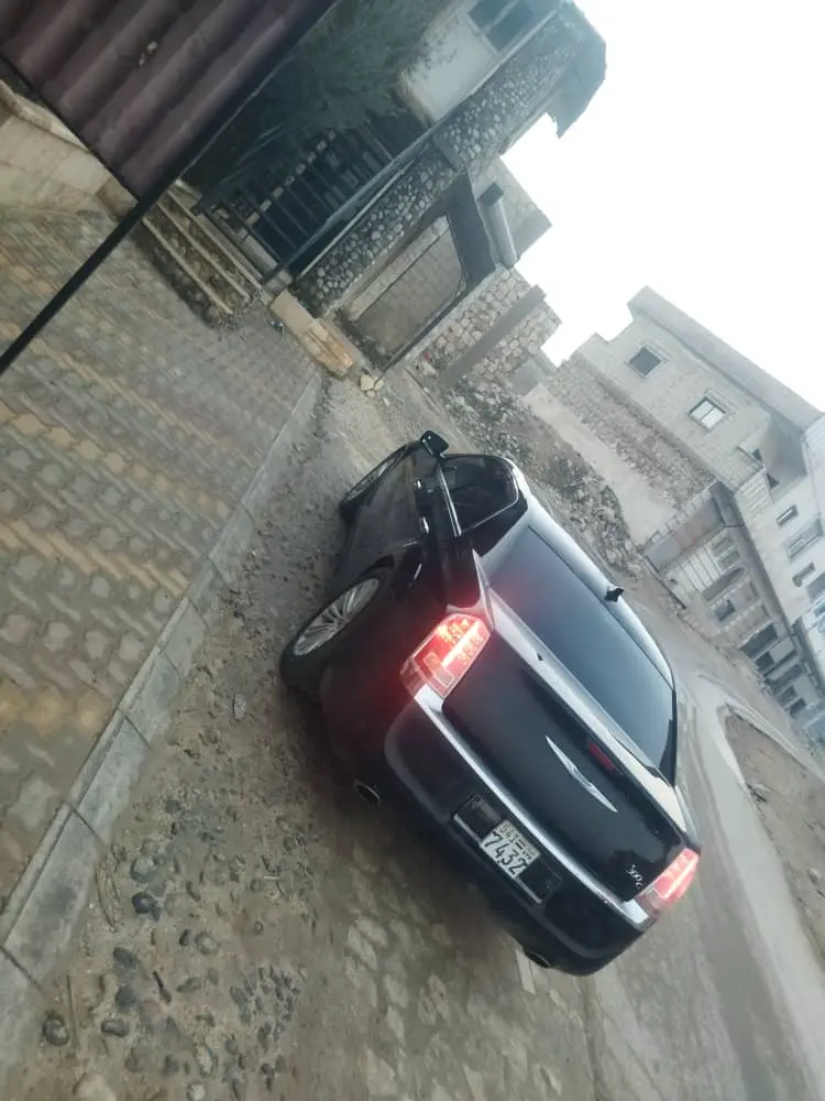 كرايسلر 300 موديل 2014 سيدان فخمة للبيع - صورة 4