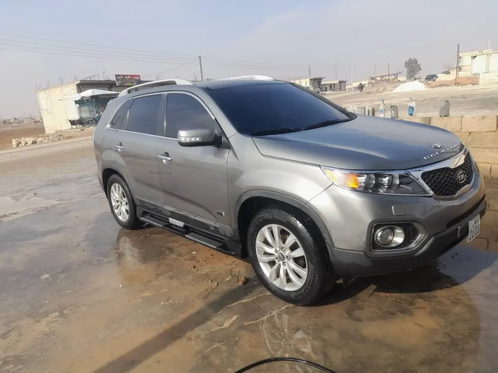 كيا سورينتو 2011 دفع رباعي أتوماتيك بحالة ممتازة - صورة 3